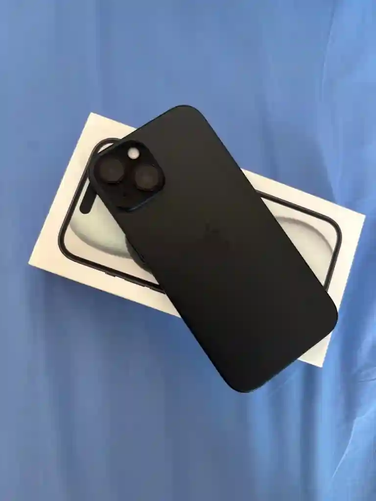 Iphone 15 Acheté en Novembre 2024 Excellent État - Vue 1