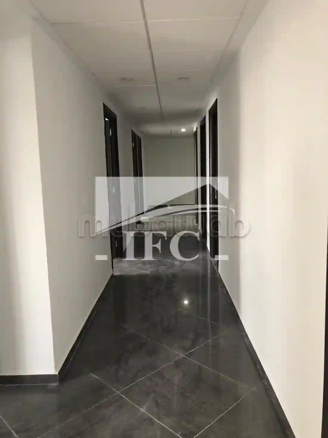 Bureau en 6 Espaces 205m² CUN Ifcu146