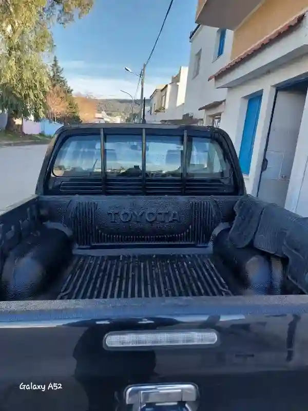 Vendre Toyota Hilux 4x4 Double Cabine - Vue 2
