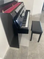 Piano Yamaha Avec Banquette à El Menzah