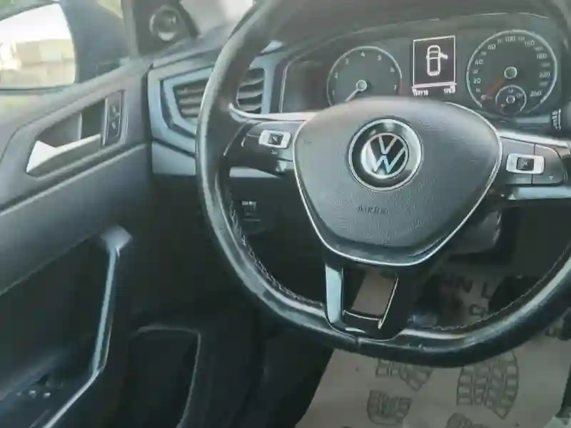 Volkswagen Polo Essence 2021 - Vue 3
