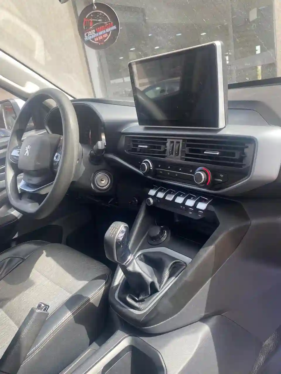 Peugeot Landtrek 4 x 4 à Midoun - Vue 3