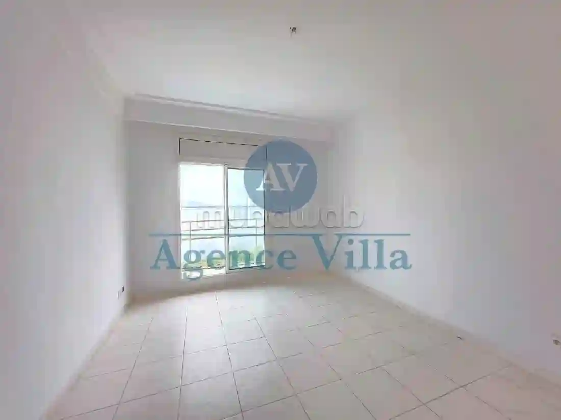 Un Appartement s4 aux lac 1