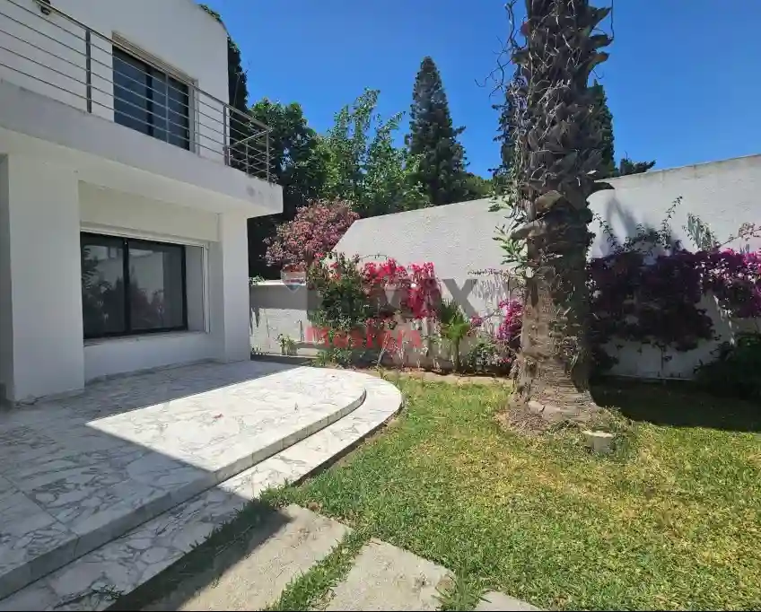 À Louer Villa de Prestige Avec Piscine à la Soukra - Vue 10