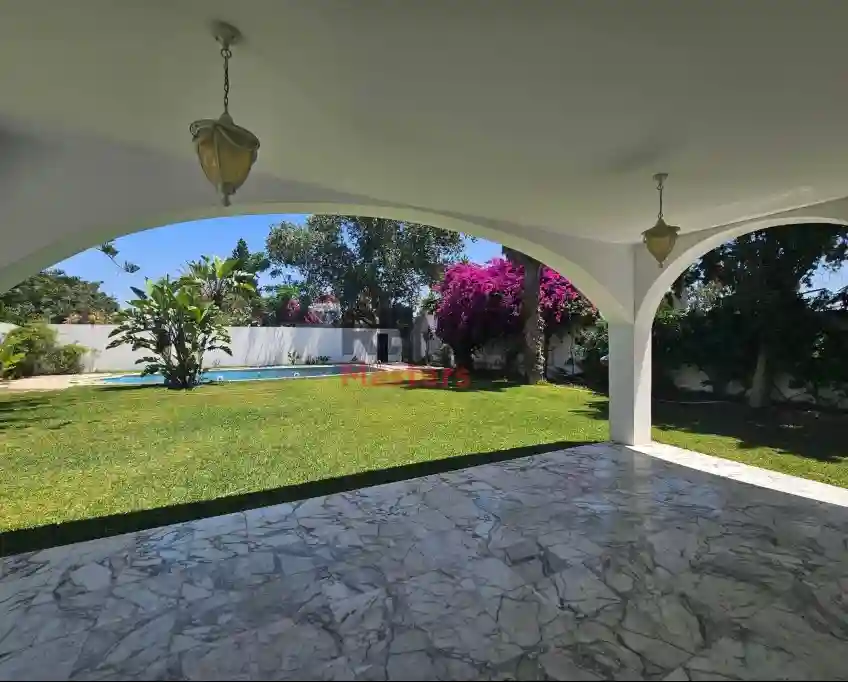 À Louer Villa de Prestige Avec Piscine à la Soukra - Vue 12