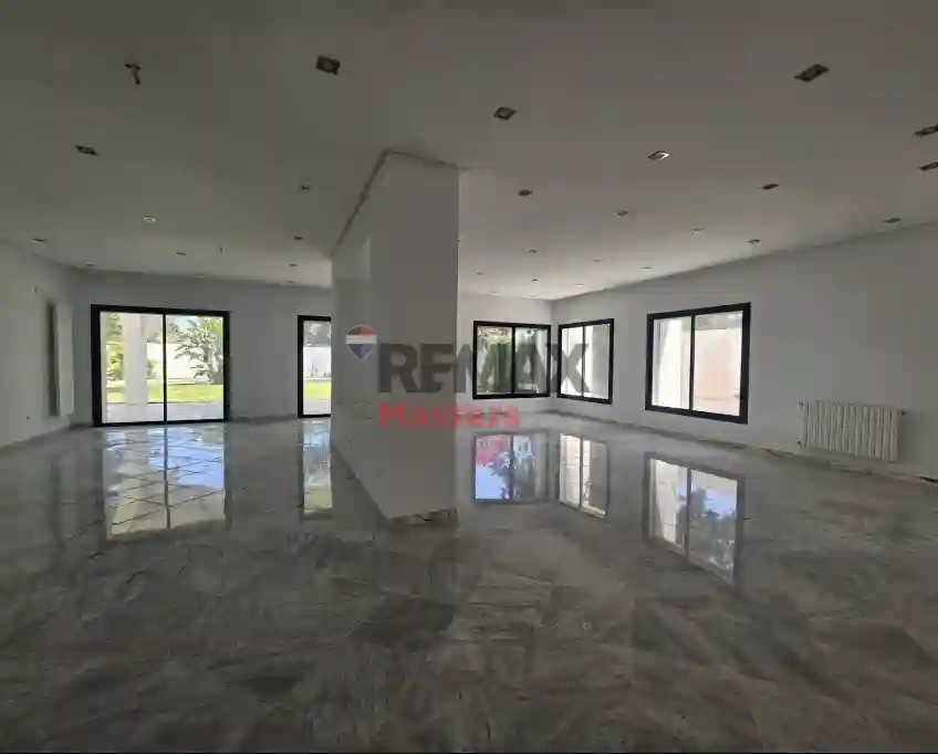 À Louer Villa de Prestige Avec Piscine à la Soukra - Vue 3