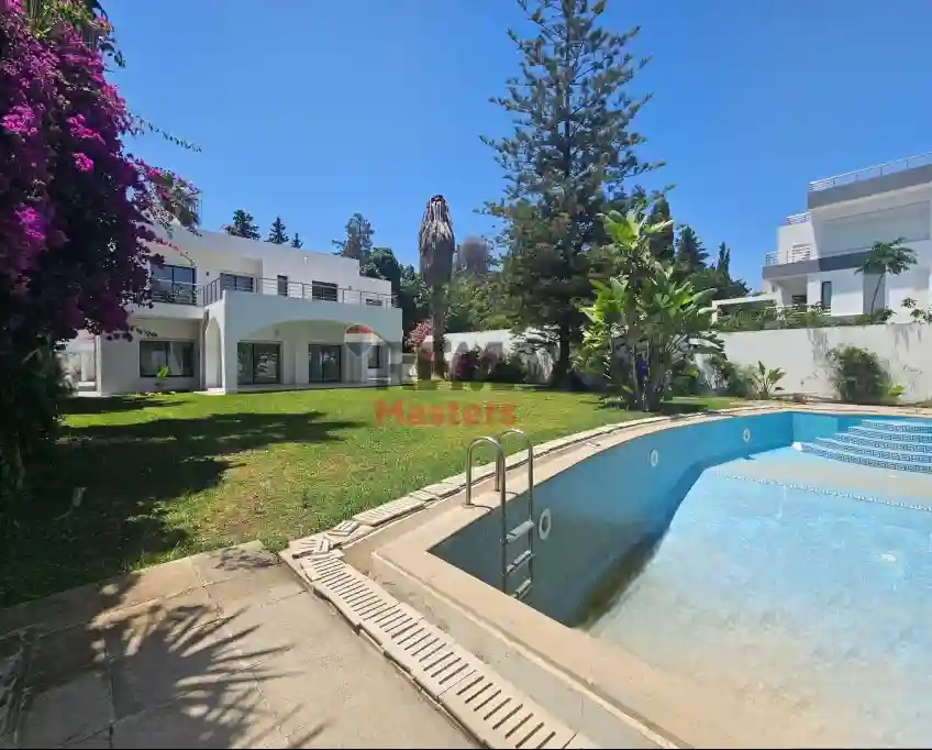 À Louer Villa de Prestige Avec Piscine à la Soukra - Vue 4