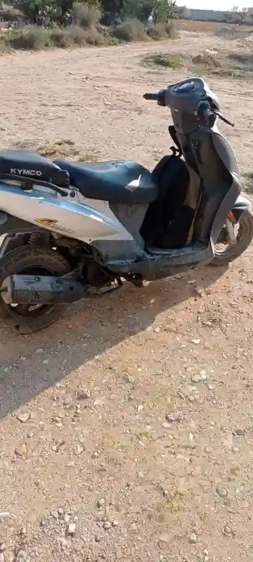Moto Kymco - Vue 1