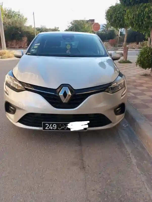 Renault Clio Essence 2021 - Vue 4