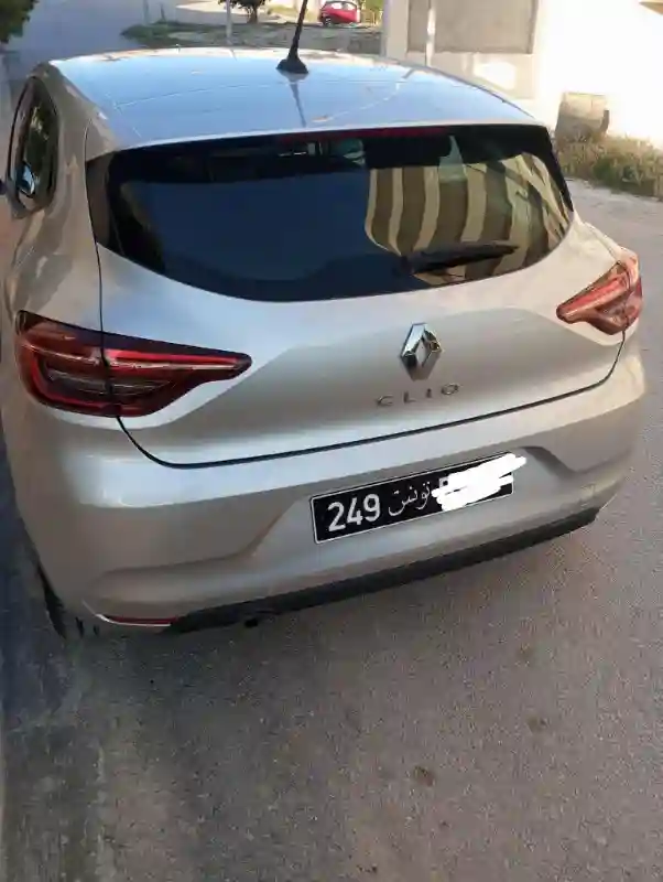 Renault Clio Essence 2021 - Vue 6