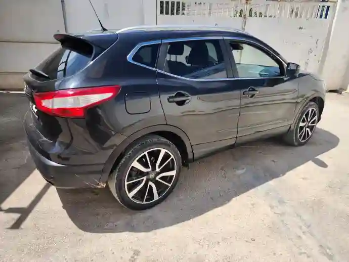 Nissan Qashqai 12 Dig-t Tekna - Vue 3