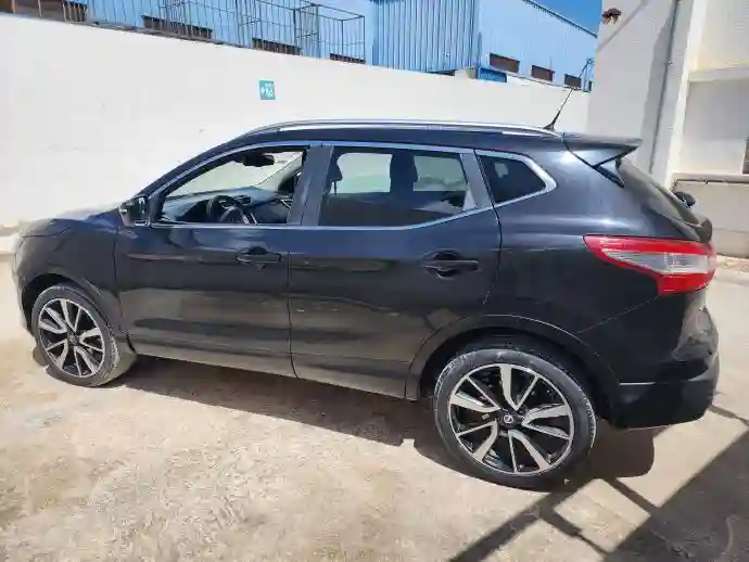 Nissan Qashqai 12 Dig-t Tekna - Vue 4