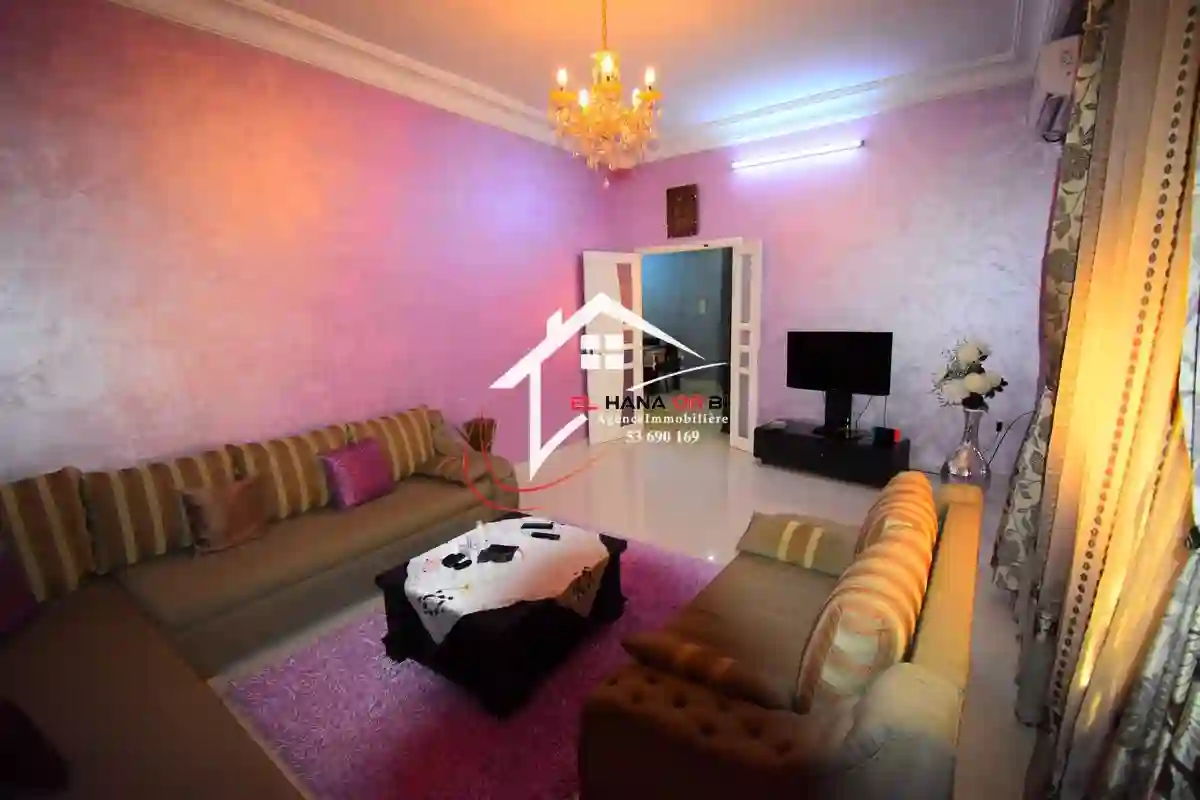 À Vendre Villa sur Deux Étages À Ksar Hlel