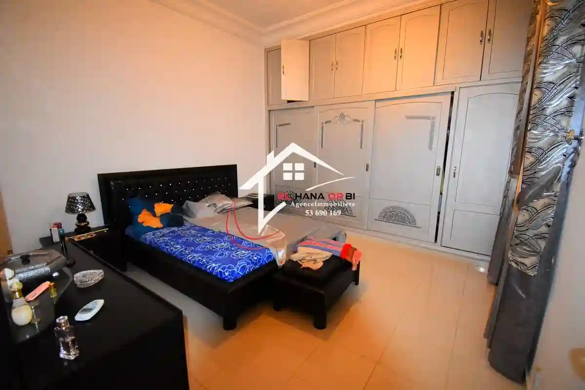À Vendre Villa sur Deux Étages À Ksar Hlel - Vue 2