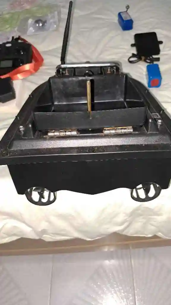 Bateau Amorceur Pour Pêche à la Ligne et Moulinet - Vue 4