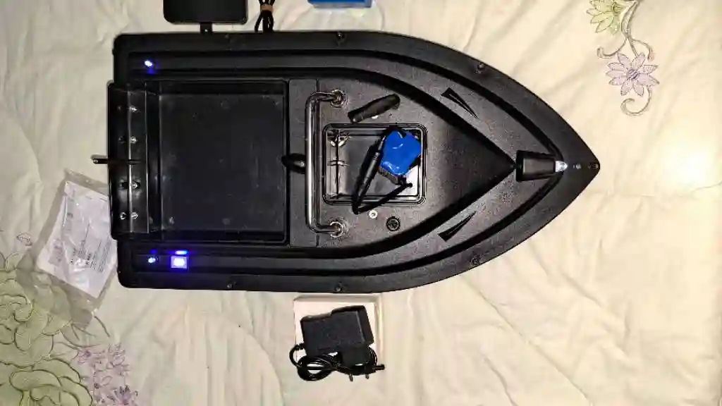 Bateau Amorceur Pour Pêche à la Ligne et Moulinet - Vue 8