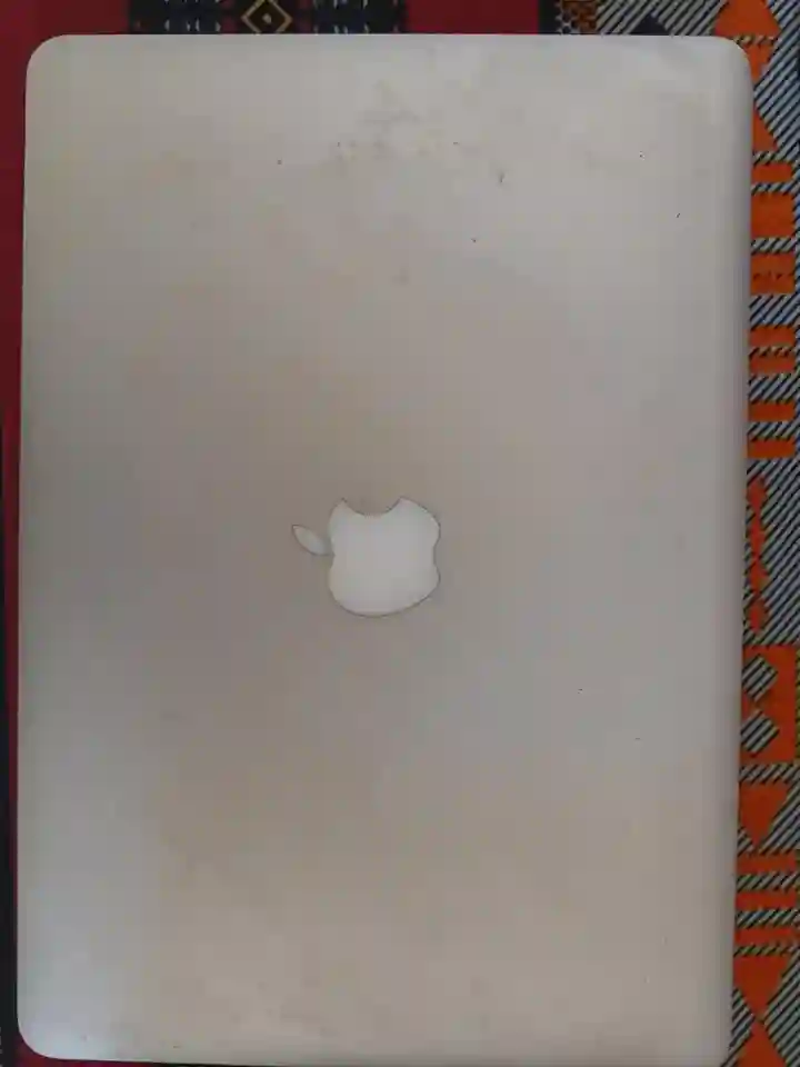 Macbook air à Sned - Vue 3