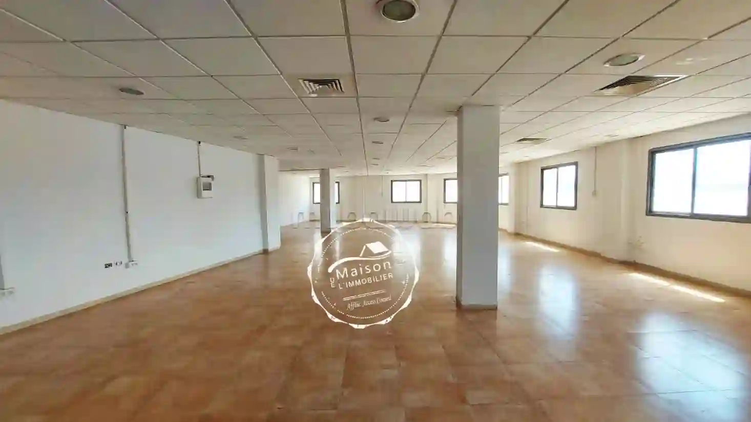 À Louer un Open Space de 650 m² à Charguia 2