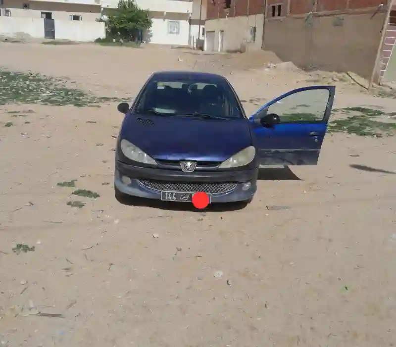 Peugeot 206 Essence 2011 - Vue 1