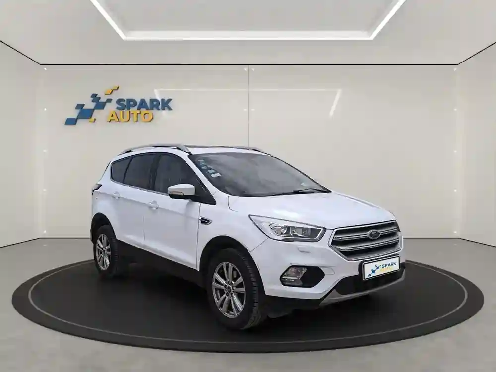 Ford Kuga - Vue 2