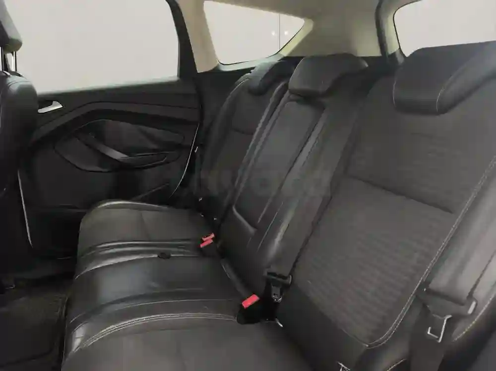 Ford Kuga - Vue 3
