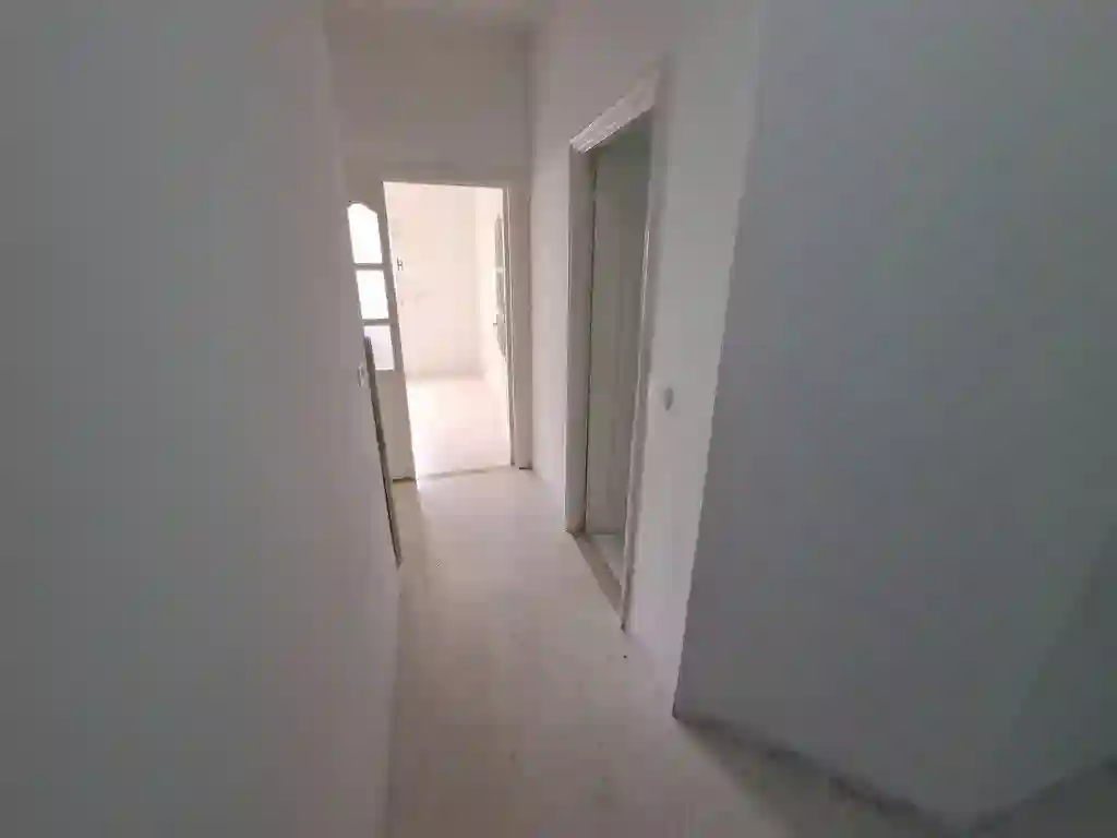 À Vendre à Mourouj 4 bel Appartement s+2 de 82 m² Dans une Rési