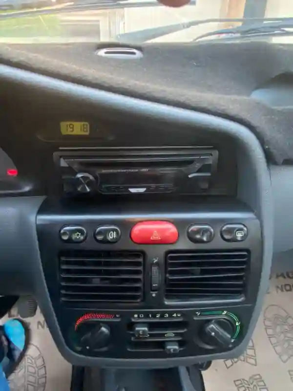 Fiat Palio Weekend Essence 2004 - Vue 5