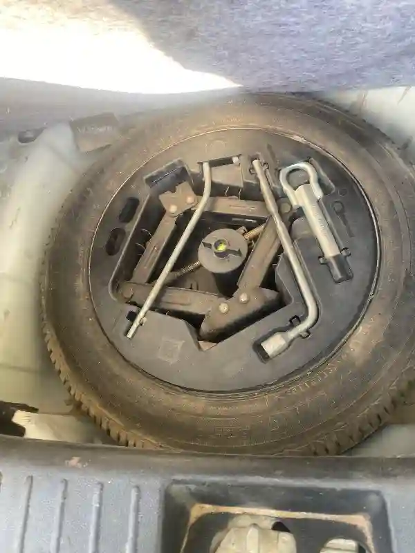 Mahindra KUV 100 Essence 2019 - Vue 4