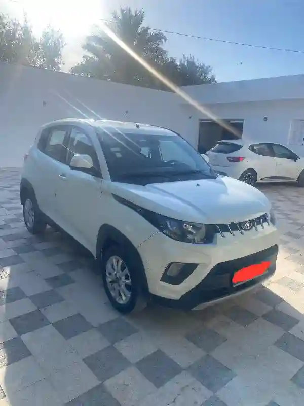 Mahindra KUV 100 Essence 2019 - Vue 6