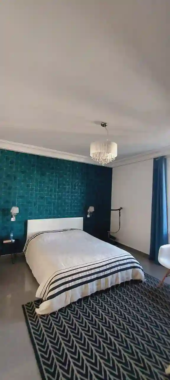 Une Belle Villa à Cite El Korniche 1 - Vue 1