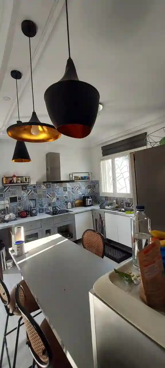 Une Belle Villa à Cite El Korniche 1 - Vue 4