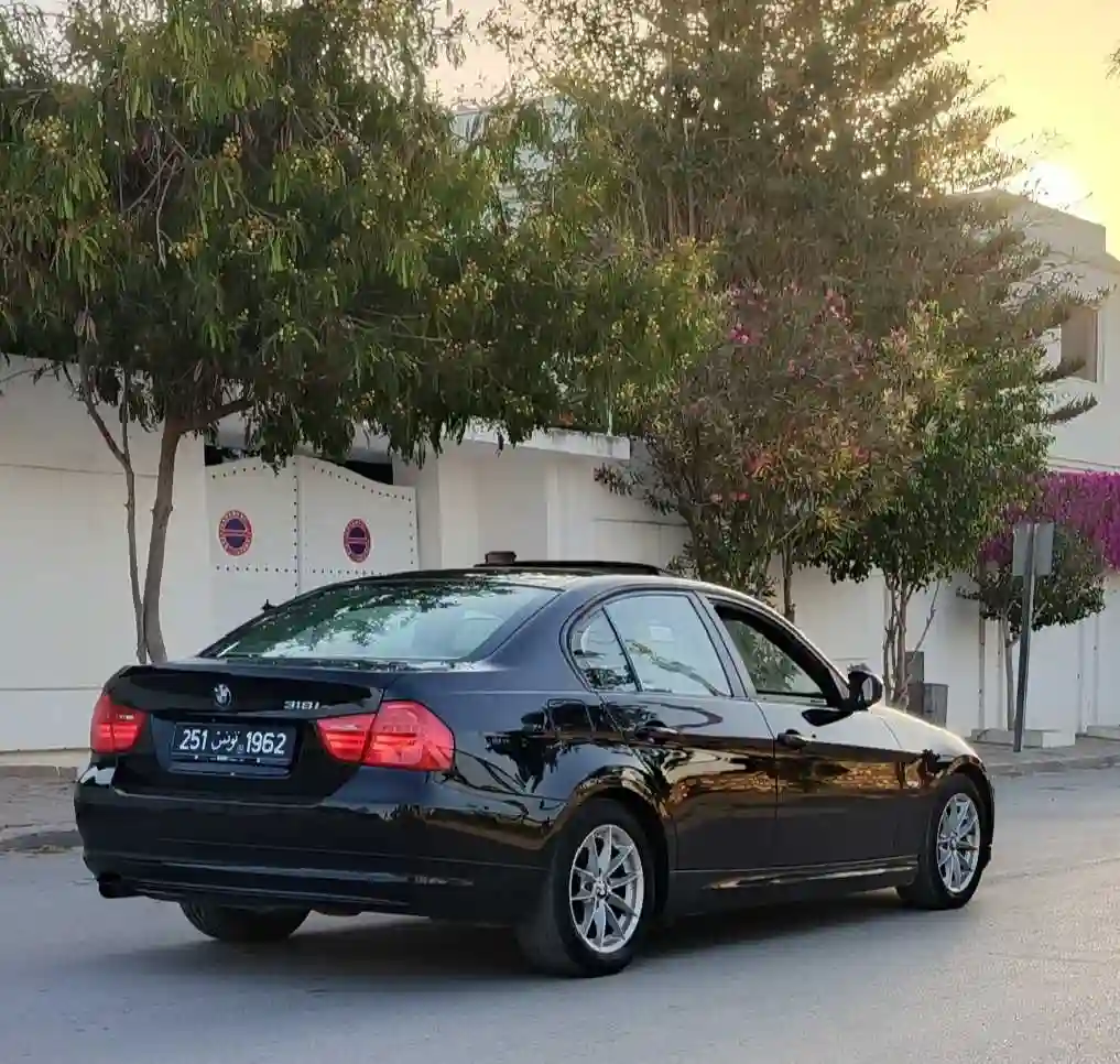 🚗 BMW E 90 318 i N46 ✋ 1 ère Main - Vue 1