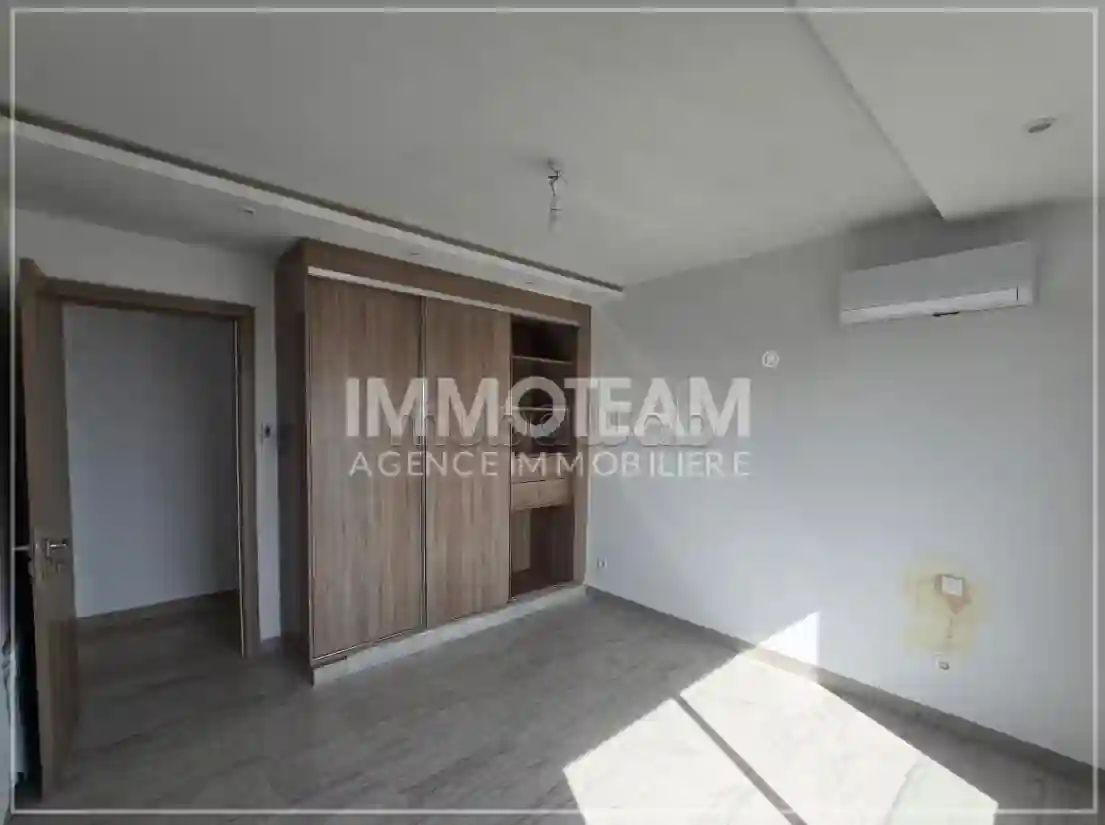A Vendre un Appartement à Mrezga - Vue 3