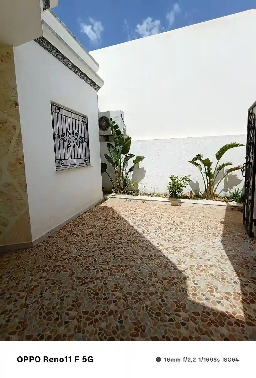 Blle Maison au Centre Ville Elhaouaria à El Haouaria - Vue 2