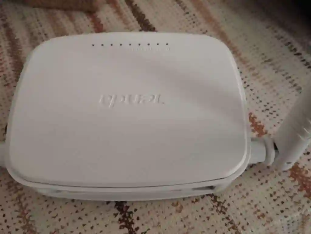 Router Modem Tenda - Vue 1