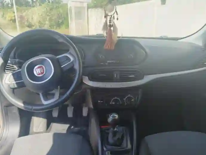 A Vendre une Belle Voiture Fiat Tipo 5 Portes 14l - Vue 2