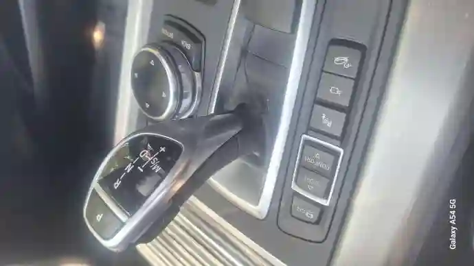 BMW X5 F15 Xdrive30da - Vue 2