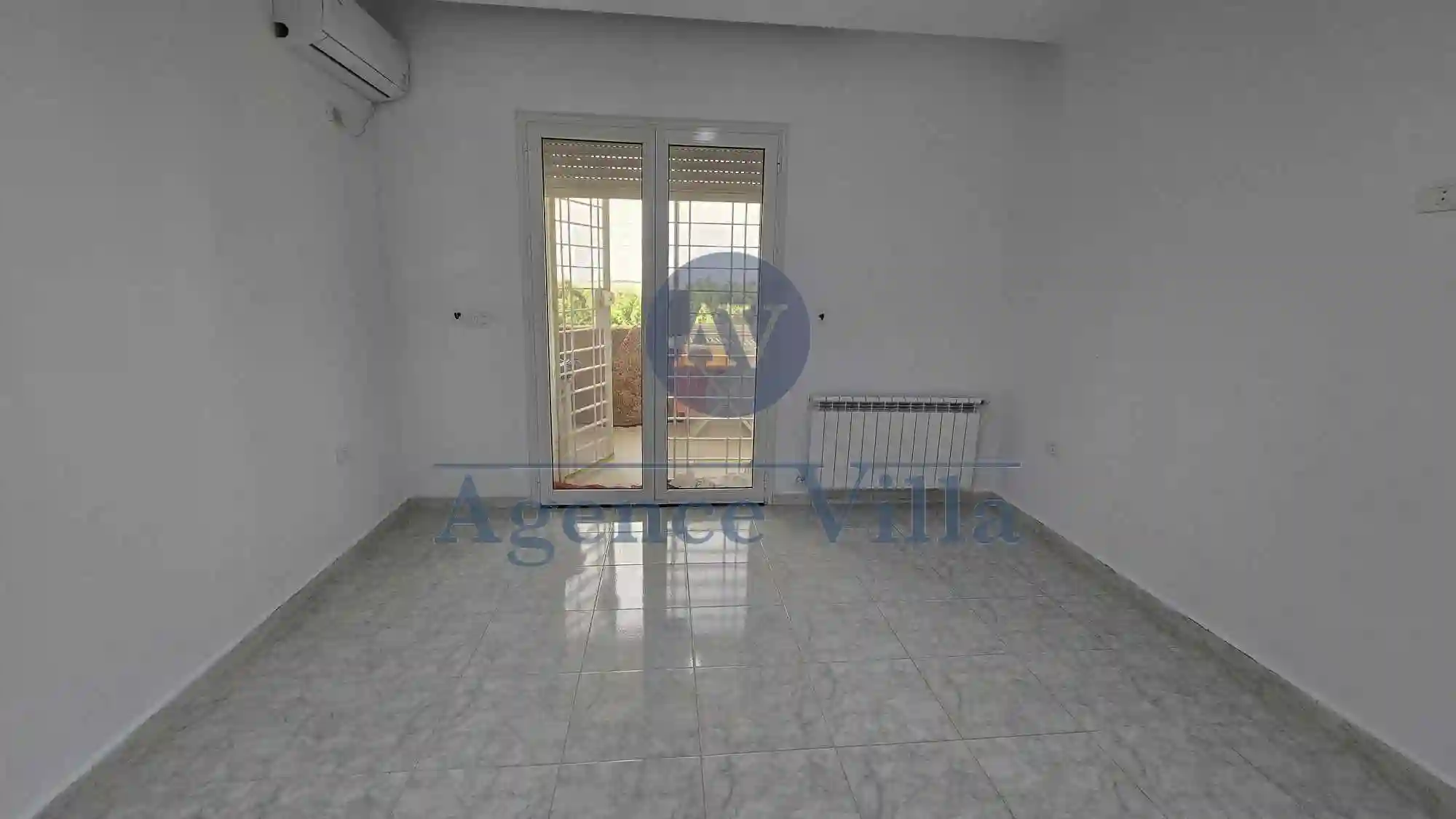 Une Villa à la Soukra Avec Jardin à Chotrana 3 - Vue 4