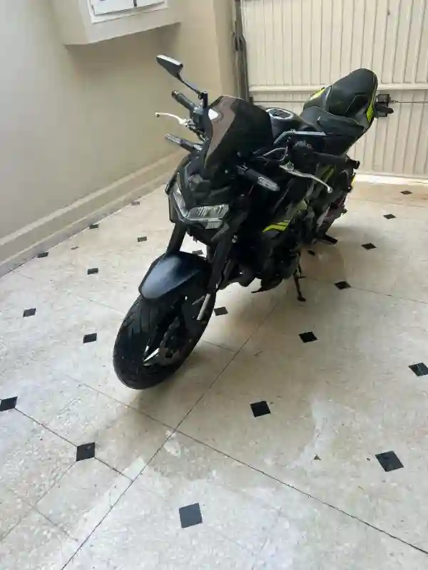 Z900 - Modèle 2023 à Vendre - Vue 3