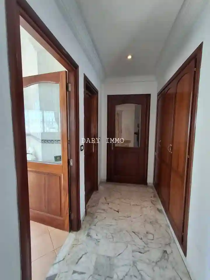 Appartement s4 à Ennasr à Cite Ennasr 2 - Vue 2