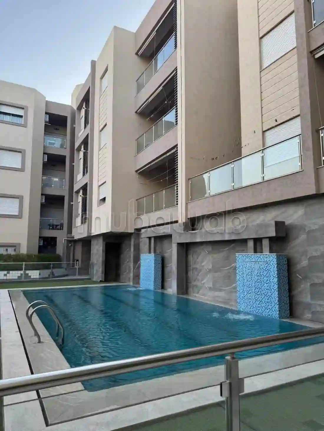 Location Estivale Un Superbe Appartement s2