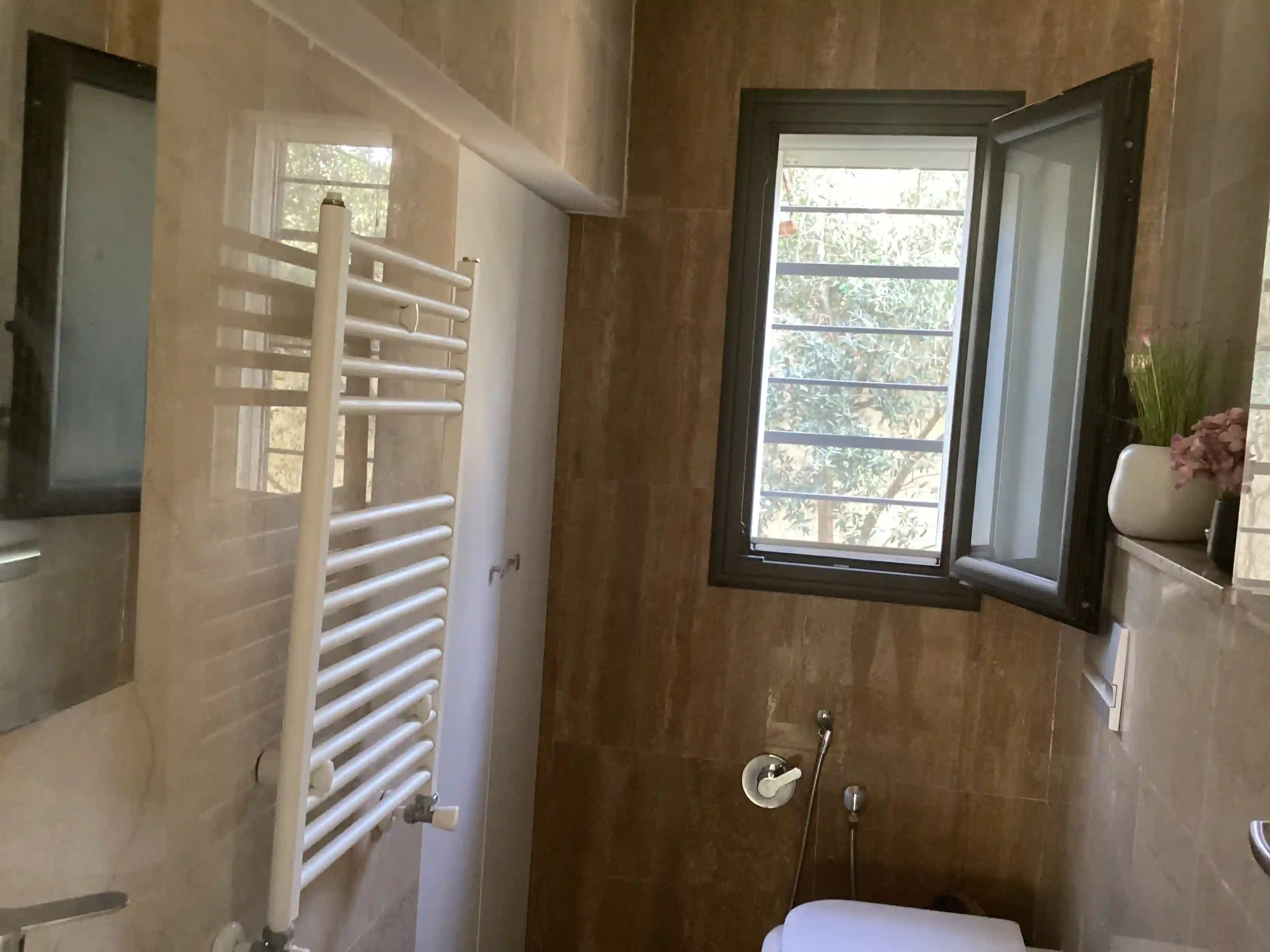 Villa Haute Standing à La Soukra - Vue 3