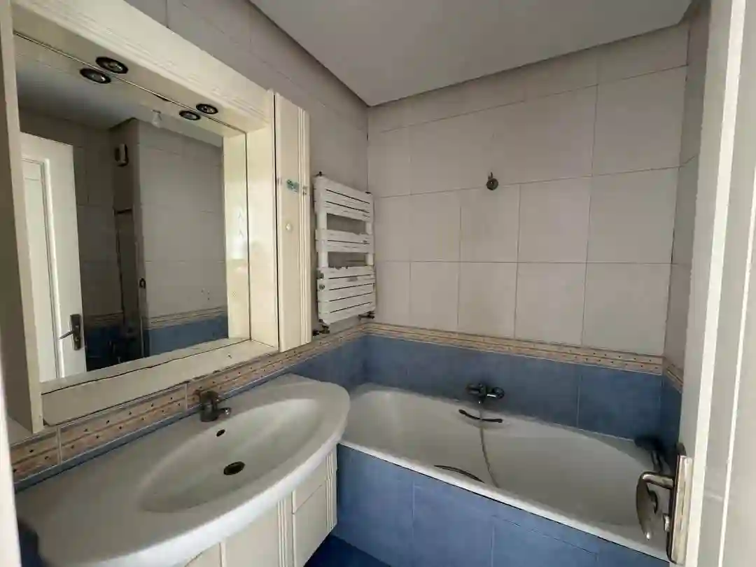 S2 290 md a Ennasr 2 à Cite Ennasr 2 - Vue 3