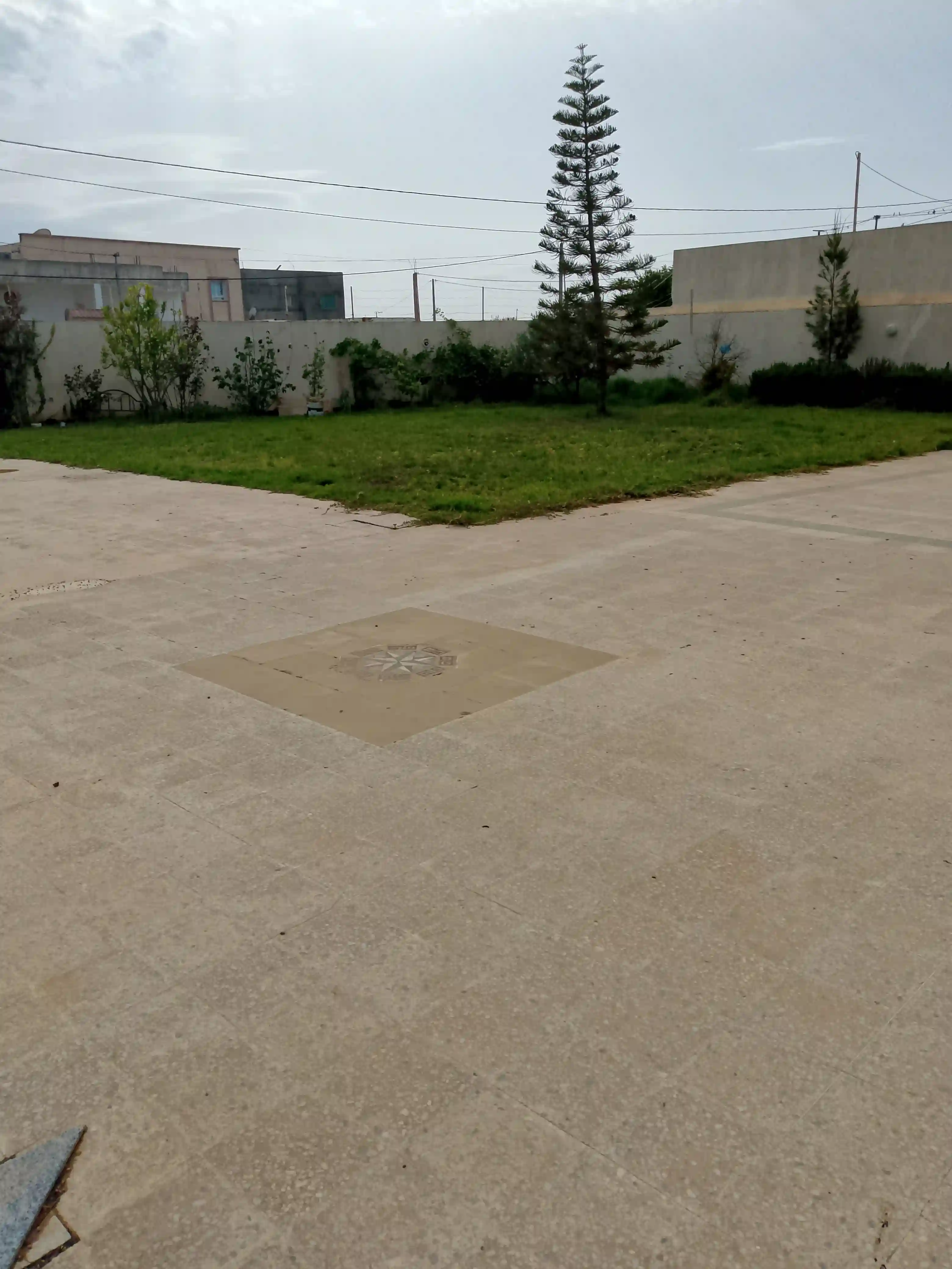 Villa Neuve sur 1050 m2 de Terrain à Raoued - Vue 3