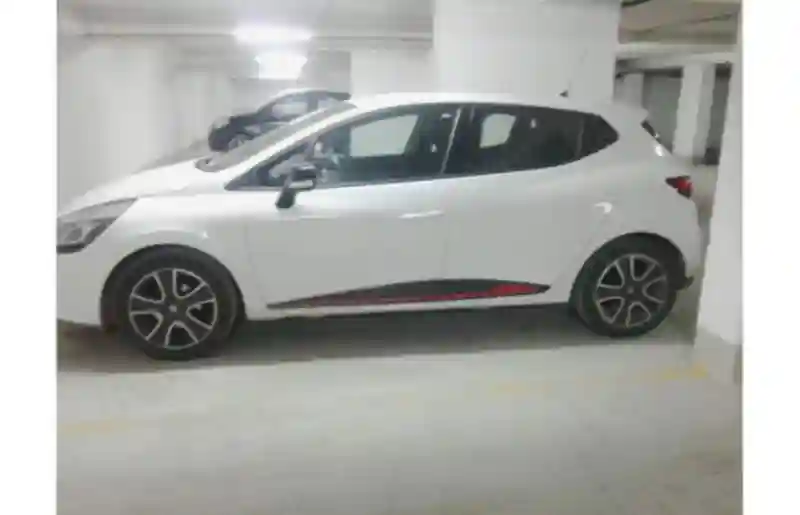 Renault Clio Essence 2015 - Vue 1
