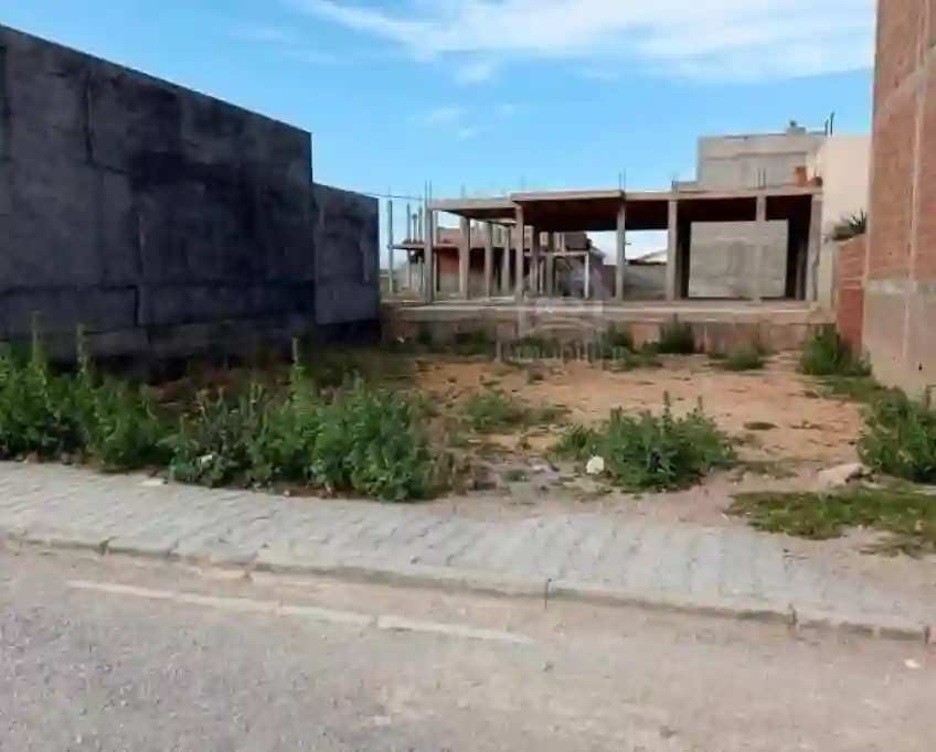 Terrain de 222 m² à Vendre à Béni Khiar 51355351