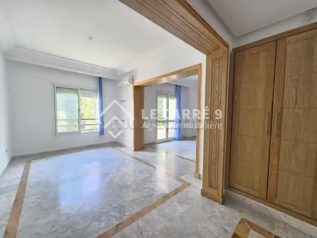 A Louer un S1 de 90m2 au Lac 2 - Vue 2