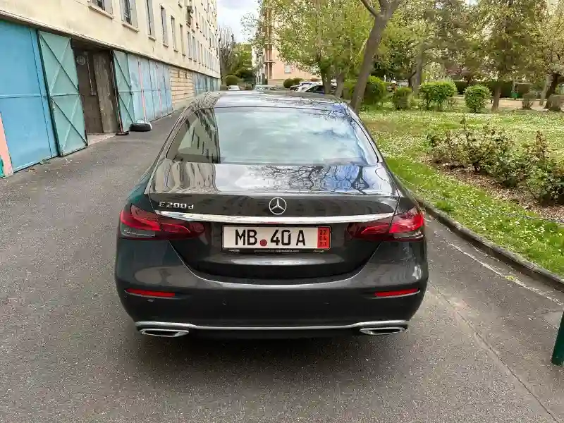 Mercedes Classe E Diesel 2022 - Vue 2
