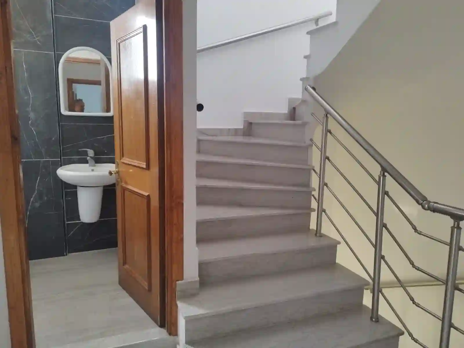 Triplex en Plein Centre Ville Haouaria à El Haouaria