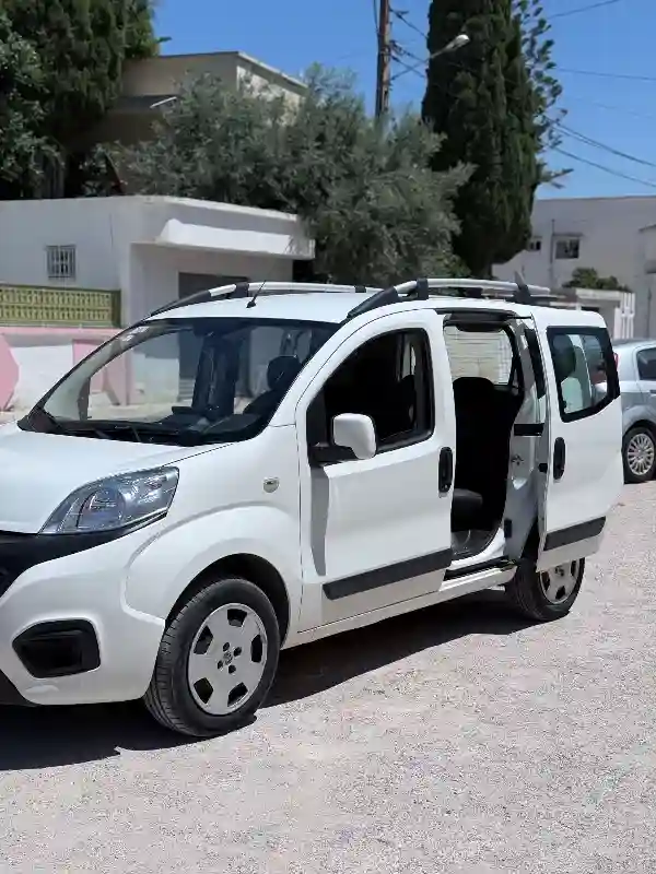 Fiat Doblo Essence 2018 - Vue 1